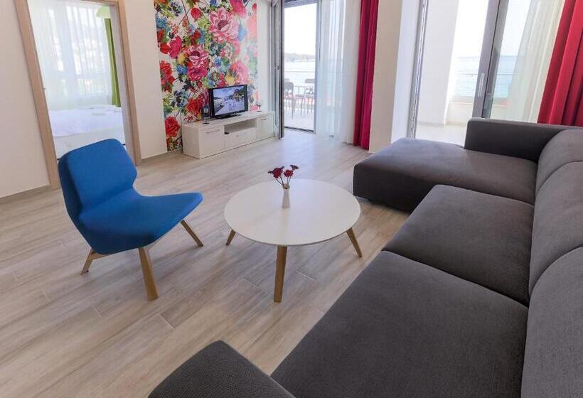 آپارتمان 2 خوابه با چشم‌انداز دریا, Apart Hotel Sea Fort