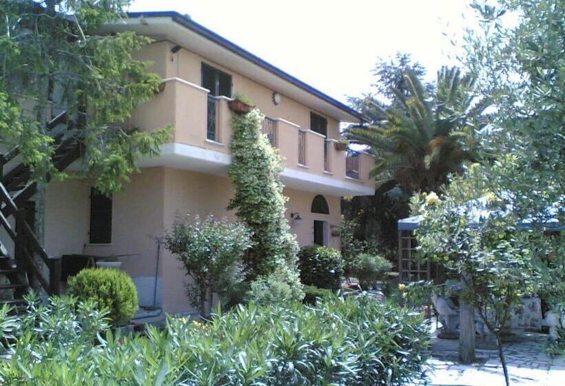 Номер Стандарт Трехместный, Bed&breakfast Giardino Agritourist