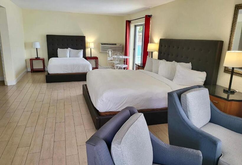 스위트 킹사이즈 침대, Chateau Mar Beach Resort