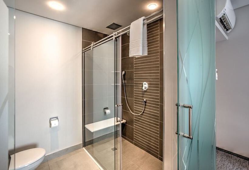 Номер Стандарт, City Lodge Hotel Waterfall City