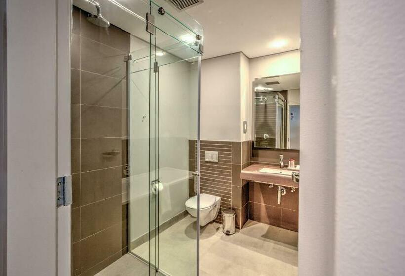 Номер Стандарт, City Lodge Hotel Waterfall City