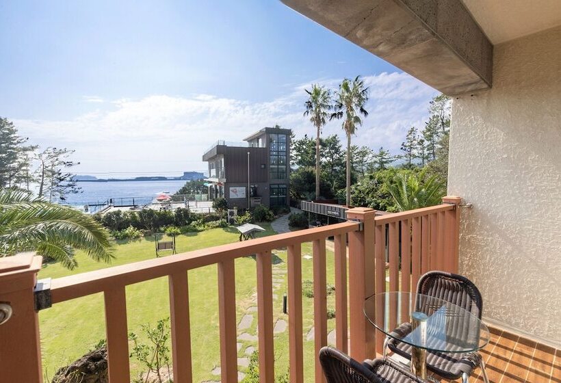 Номер Deluxe Вид на Море, The Bay Jeju Resort