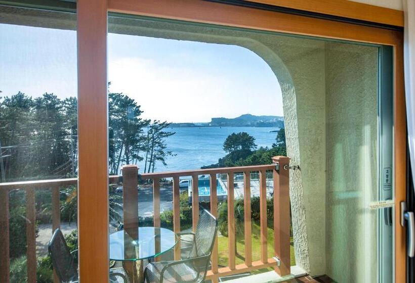 Номер Deluxe Вид на Море, The Bay Jeju Resort