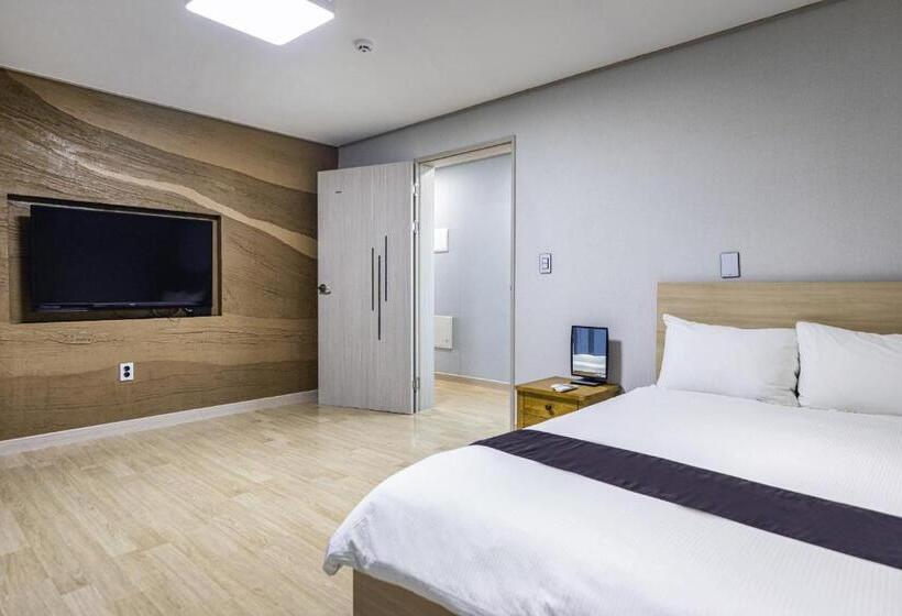 Люкс Superior Вид на Море, The Bay Jeju Resort