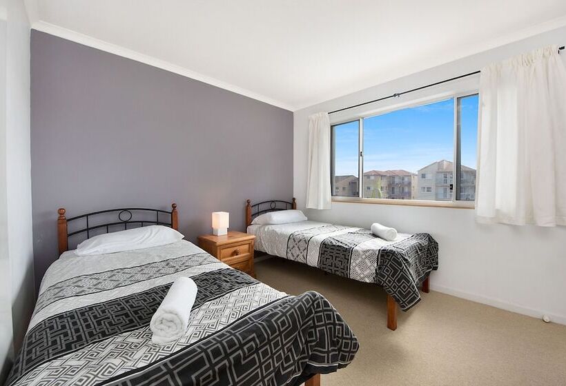 آپارتمان 3 خوابه با چشم‌انداز دریا, Joanne Apartments