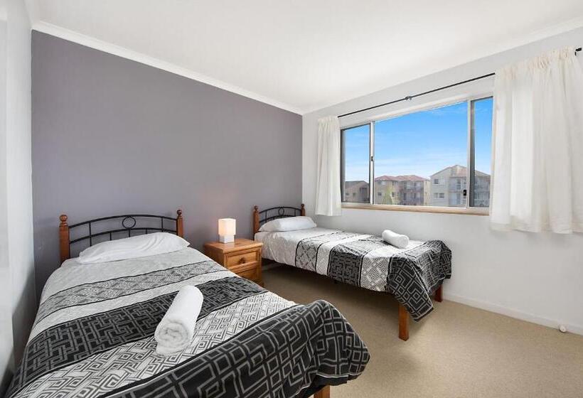 آپارتمان 3 خوابه با چشم‌انداز دریا, Joanne Apartments