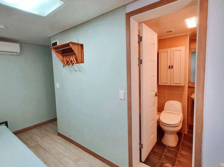 اتاق استاندارد یک نفره, Guesthouse The Hill