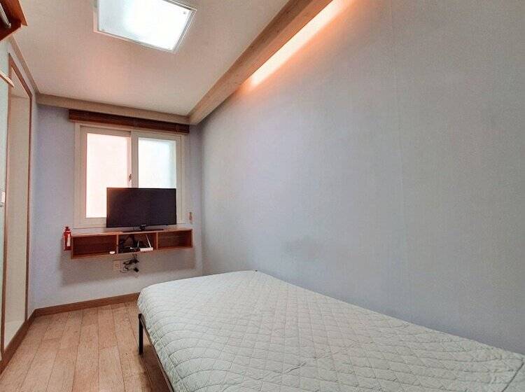 اتاق استاندارد یک نفره, Guesthouse The Hill