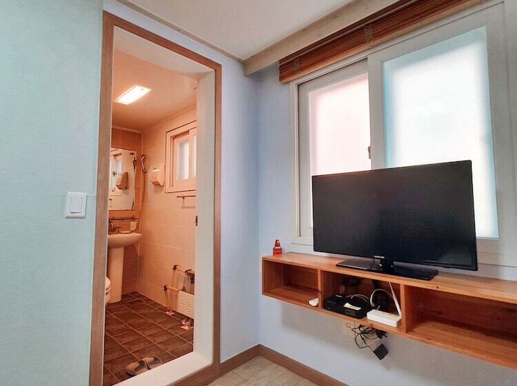 اتاق استاندارد یک نفره, Guesthouse The Hill