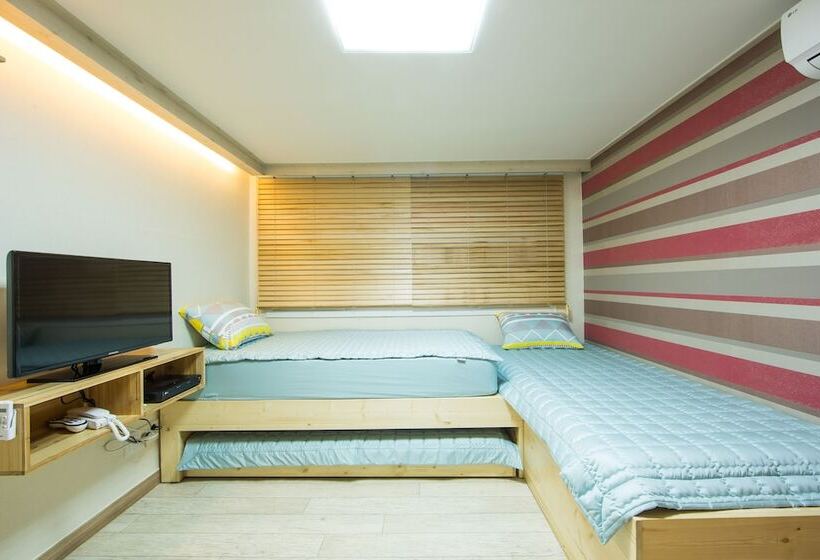 اتاق استاندارد سه نفره, Guesthouse The Hill