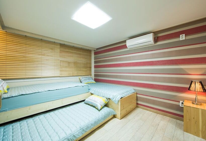 اتاق استاندارد سه نفره, Guesthouse The Hill
