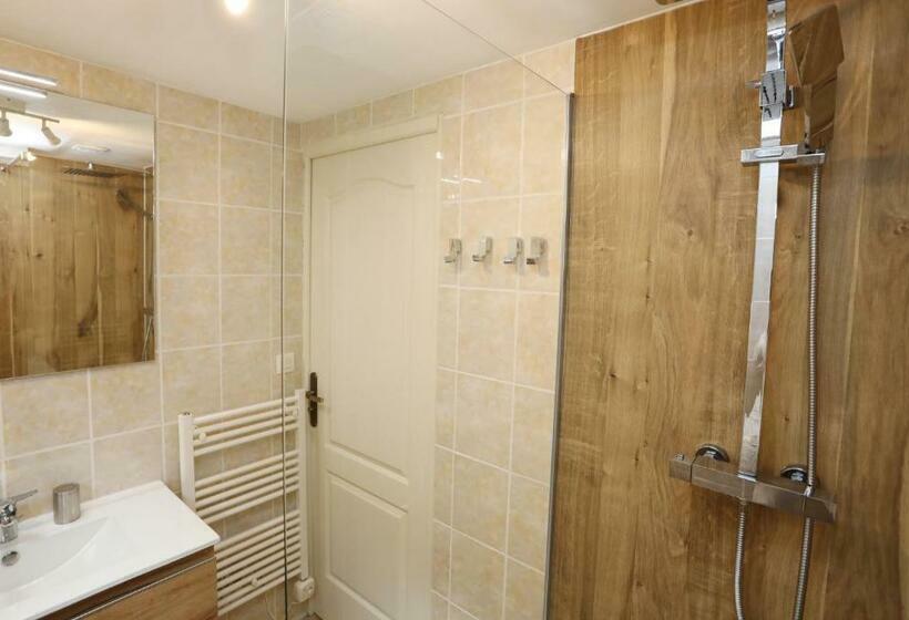 Четырехместный Номер Стандарт, Maison D Hôtes Et Roulotte Le 6 Bis