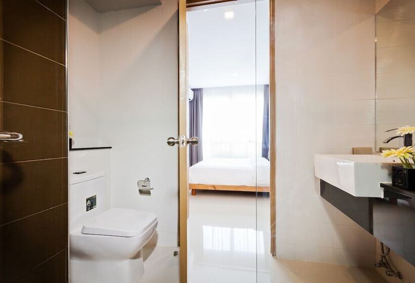 استودیوی لوکس, Grand Nai Harn Suites