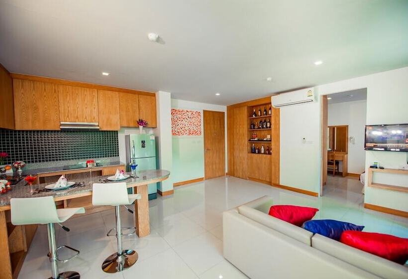 سوئیت خانواده 2 خوابه, Grand Nai Harn Suites