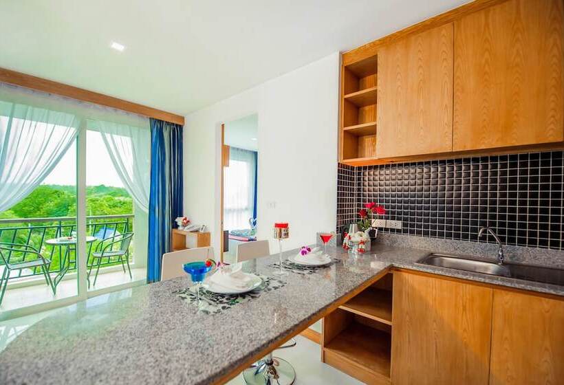 سوئیت خانواده 2 خوابه, Grand Nai Harn Suites