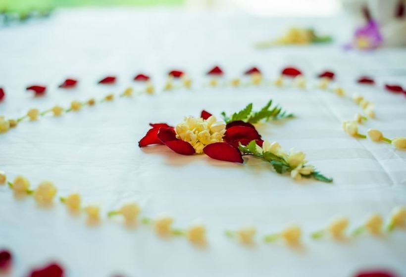 سوئیت خانواده 2 خوابه, Grand Nai Harn Suites