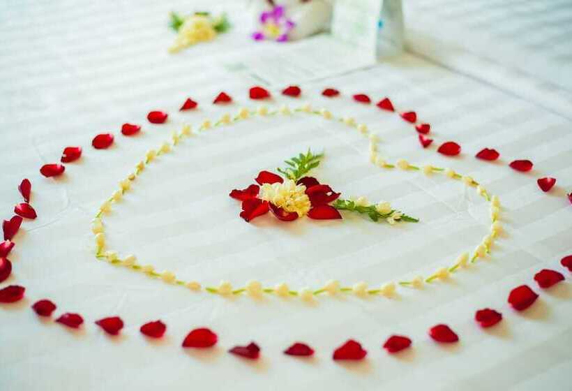 سوئیت خانواده 2 خوابه, Grand Nai Harn Suites