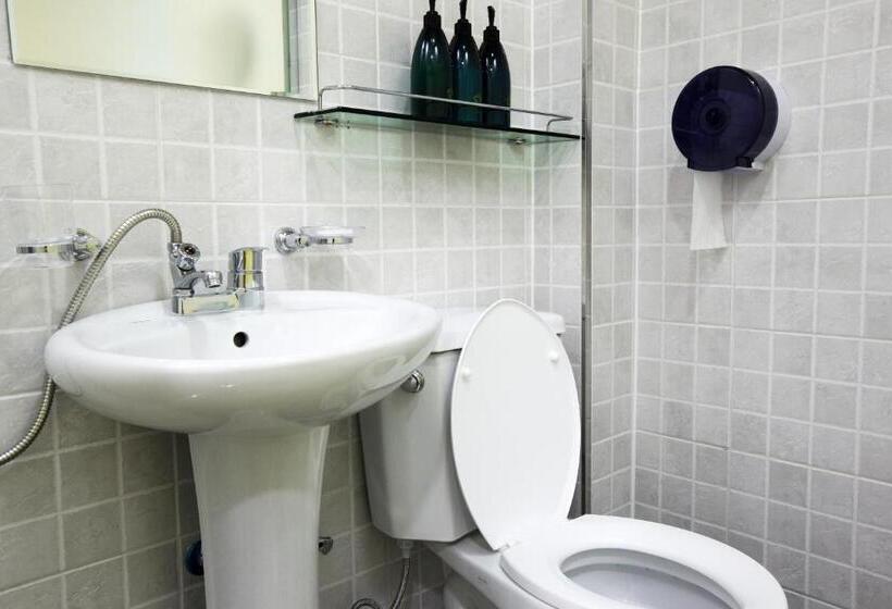 家庭间, 24 Guesthouse Myeongdong Avenue