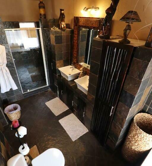 اتاق لوکس با تخت بزرگ, African Rock Lodge