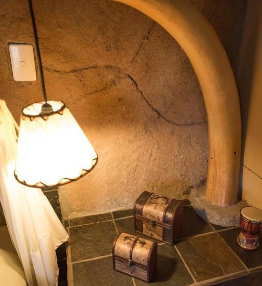 اتاق لوکس با تخت بزرگ, African Rock Lodge