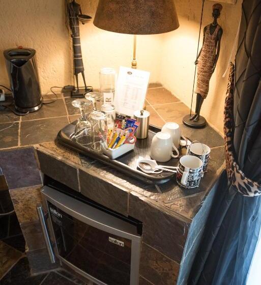 اتاق لوکس با تخت بزرگ, African Rock Lodge