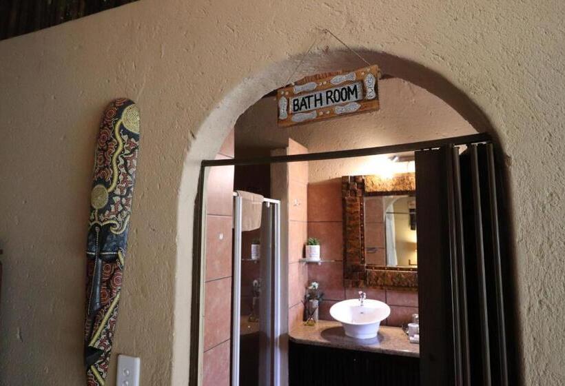 اتاق خانوادگی, African Rock Lodge