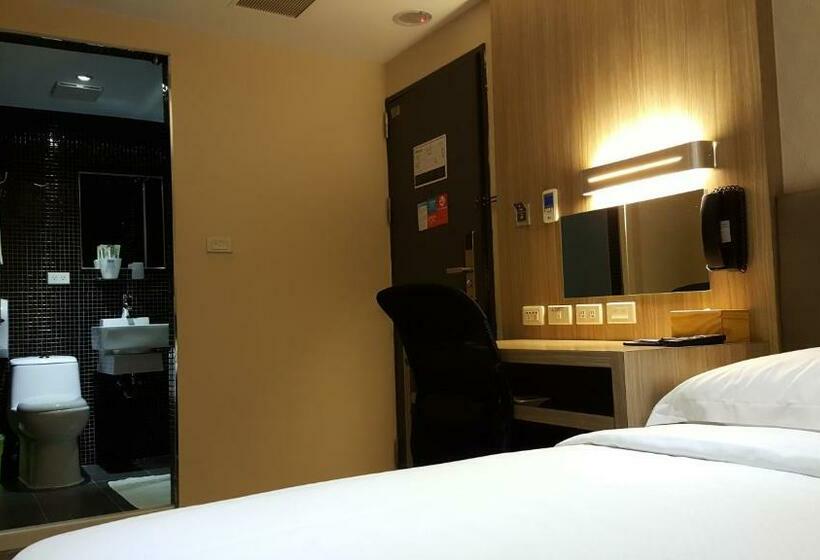 اتاق استاندارد یک نفره, The Riverside Hotel International
