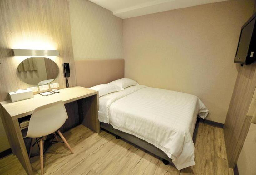 اتاق استاندارد یک نفره, The Riverside Hotel International