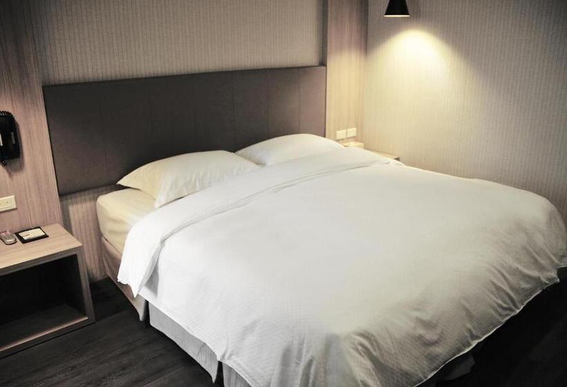 اتاق استاندارد, The Riverside Hotel International