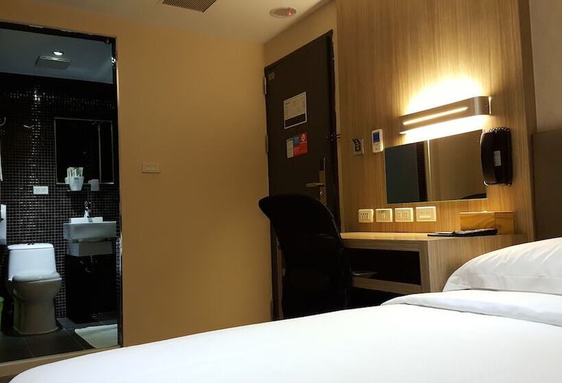 اتاق استاندارد یک نفره, The Riverside Hotel International