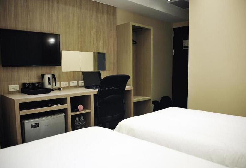 اتاق استاندارد, The Riverside Hotel International