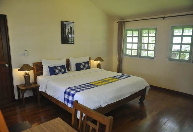 اتاق لوکس, Monoceros Resort