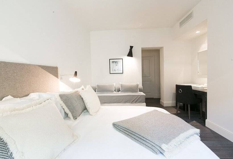 Номер Deluxe, Hall