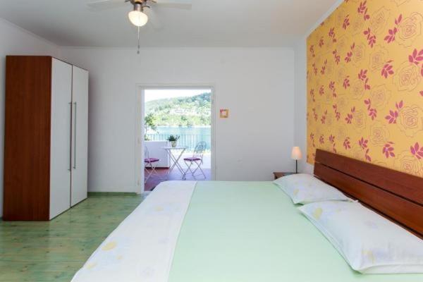 Triple Room Sea View, Guest House Busurelo