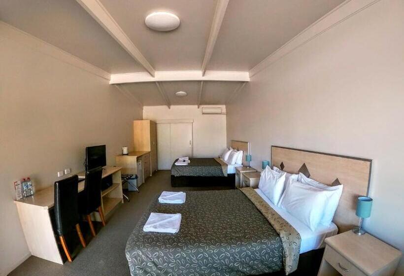 Номер Стандарт, Highway One Motel