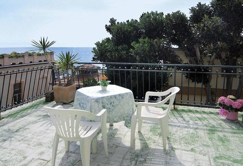اتاق استاندارد یک نفره, Albergo Savoia