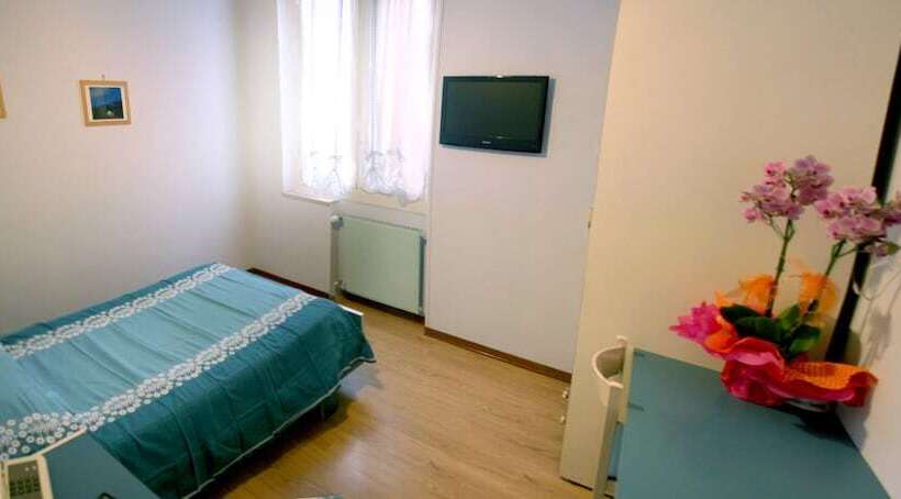 اتاق استاندارد یک نفره, Albergo Savoia