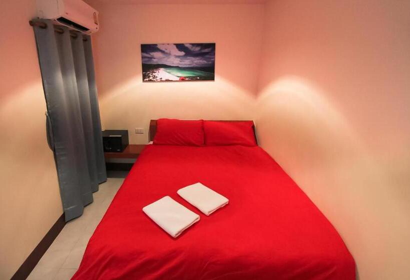 חדר אקונומי, Walking Street Guest House