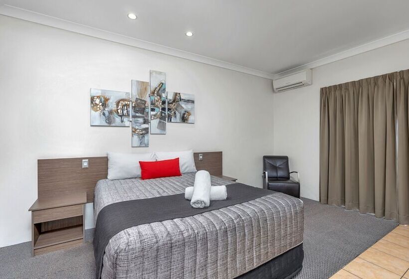 Номер Executive, Midlander Motor Inn