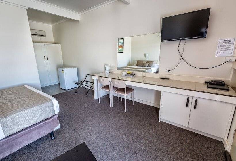 Номер Deluxe, The Argent Motel