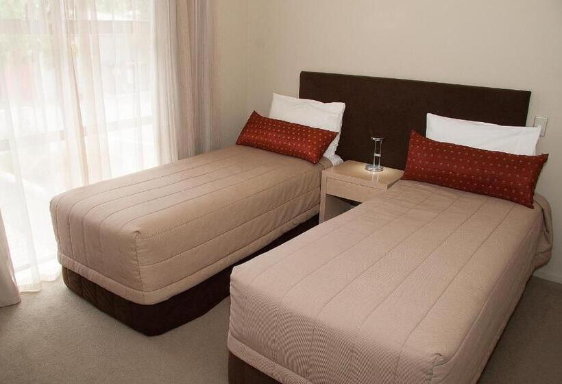 Семейные Апартаменты, Tower Junction Motor Lodge   Airport And Christchurch Railway Station Shuttle Service