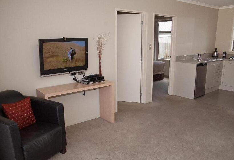 Семейные Апартаменты, Tower Junction Motor Lodge   Airport And Christchurch Railway Station Shuttle Service