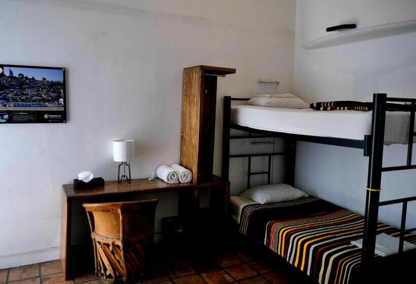 اتاق استاندارد چهارنفره با سرویس بهداشتی مشترک, Hostel Hospedarte Centro