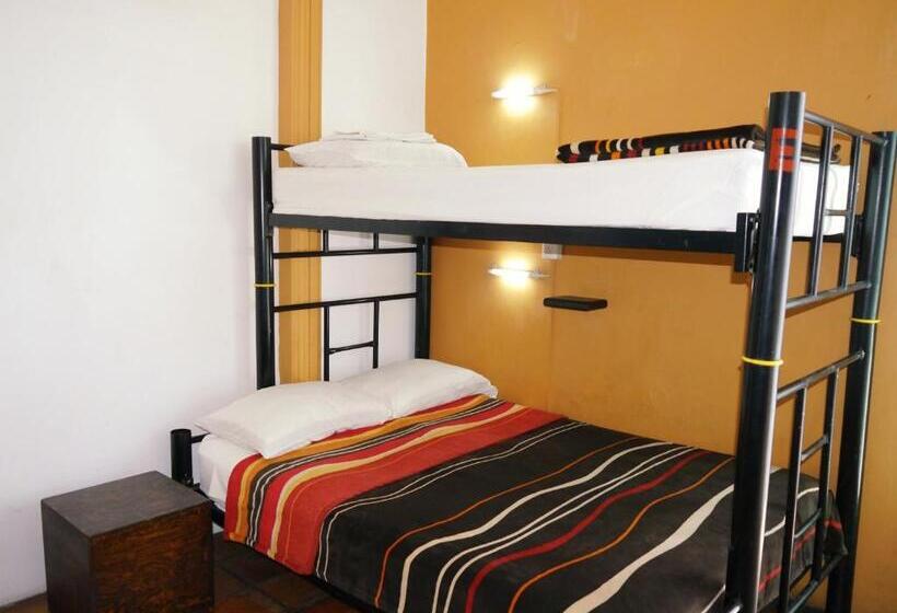 اتاق استاندارد چهارنفره با سرویس بهداشتی مشترک, Hostel Hospedarte Centro