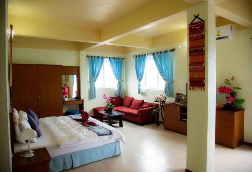 Quarto Triplo Estandar, Viva