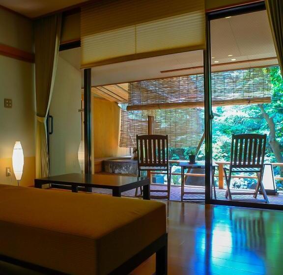 四人标准间, Grandia Housen