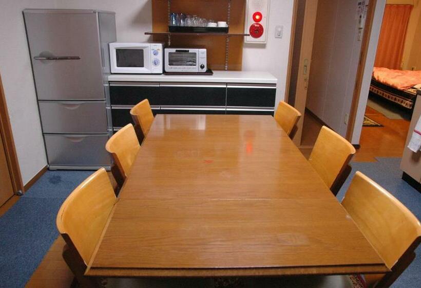 اتاق استاندارد با سرویس بهداشتی مشترک, Kamikatsura House