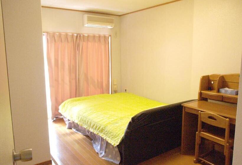اتاق استاندارد با سرویس بهداشتی مشترک, Kamikatsura House