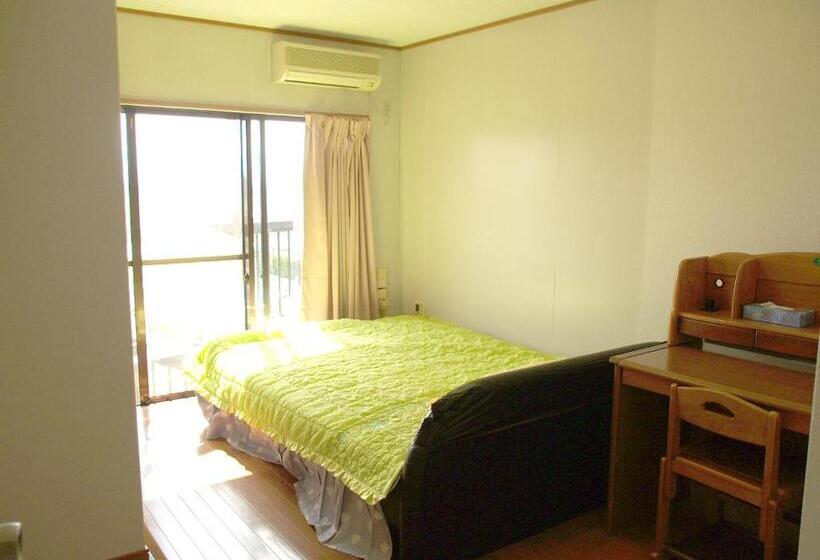 اتاق استاندارد با سرویس بهداشتی مشترک, Kamikatsura House