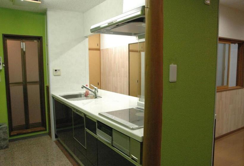 اتاق خانوادگی با سرویس بهداشتی مشترک, Kamikatsura House